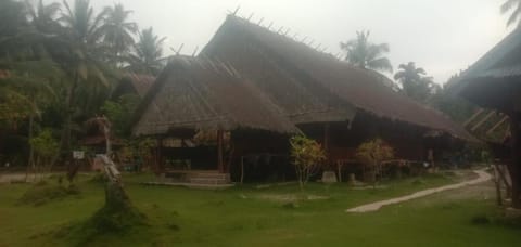 Mentawai Ebay Playground Surfcamp Nature lodge in West Sumatra, Indonesia