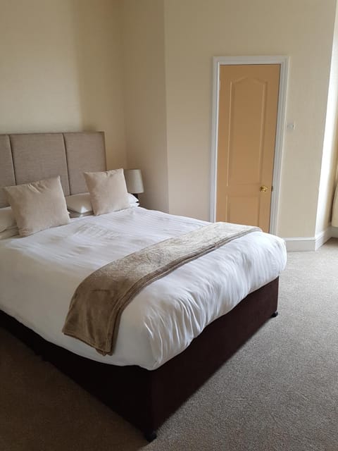 Glen Garth Guest House Bed and Breakfast in Chester