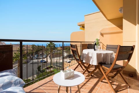 Property building, Balcony/Terrace, City view, Sea view