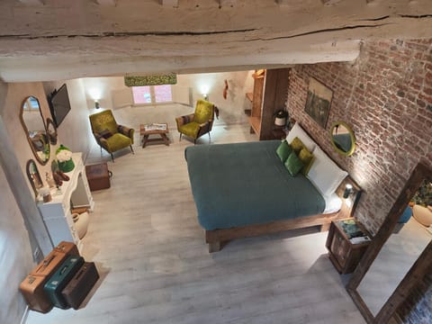 Bed, Seating area, Bedroom