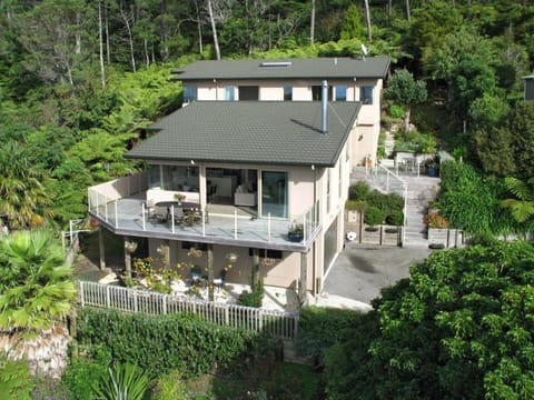 Hahei Sea Vista (3 Bedroom House) House in Auckland Region