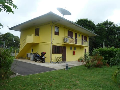 Au Petit Canal Fleuri Apartment hotel in Arrondissement of Cayenne, French Guiana