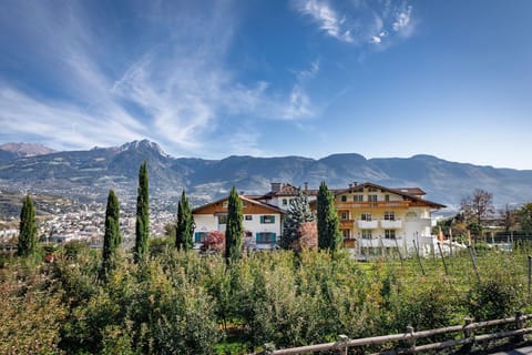 Property building, Day, Natural landscape, Mountain view