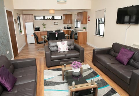 Kitchen or kitchenette, Living room