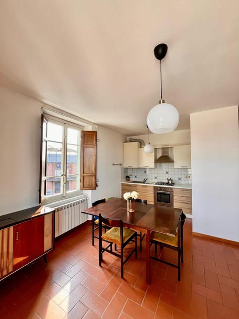 Kitchen or kitchenette, Dining area, pet friendly