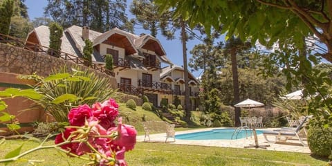 Property building, Garden, Pool view