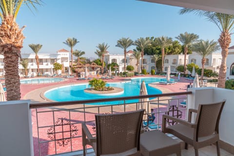 Balcony/Terrace, Pool view