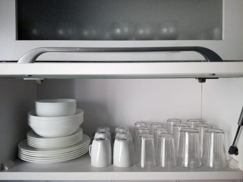 Kitchen or kitchenette, Food and drinks