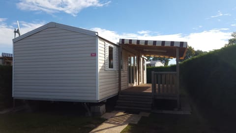 Mobile Home 701 Campground/ 
RV Resort in Les Mathes