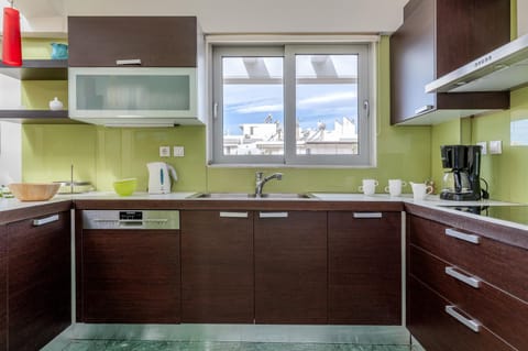 Coffee/tea facilities, Kitchen or kitchenette, dishwasher