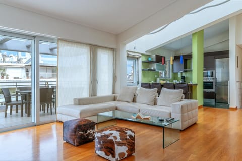 Kitchen or kitchenette, Living room