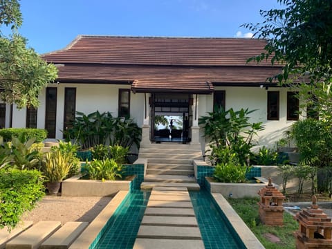 Ban Laem Set - Beachfront Private Luxury Villa Villa in Ko Samui