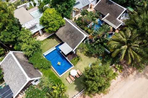 Bird's eye view, Pool view