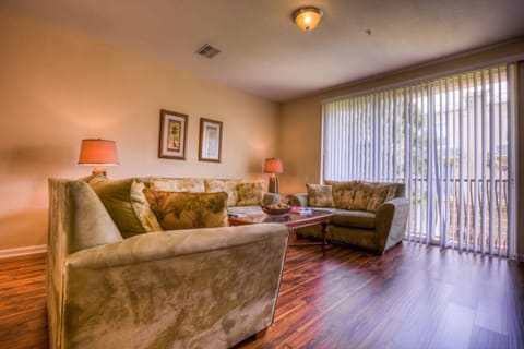 Resort Townhome: Perfect Orlando Vacation Spot House in Orlando