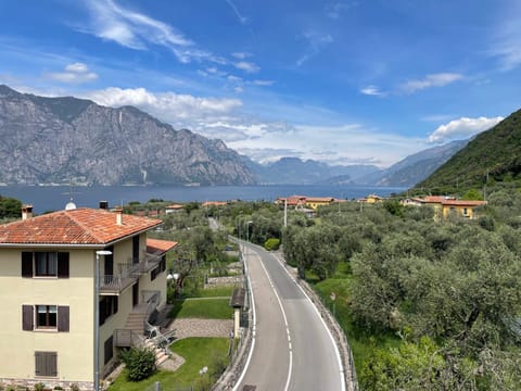 Neighbourhood, Natural landscape, Lake view, Mountain view