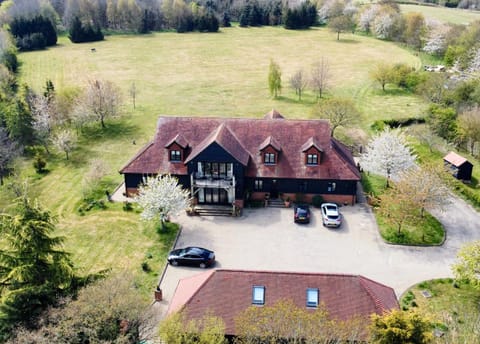 Property building, Spring, Day, Natural landscape, Bird's eye view, Garden, Garden view, Parking