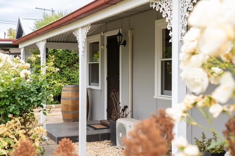 Ruby's Cottage House in Penola