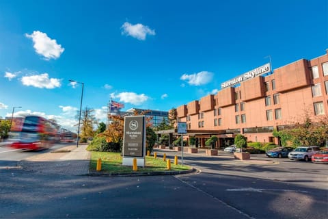 Sheraton Skyline Hotel London Heathrow Hotel in London Borough of Hounslow