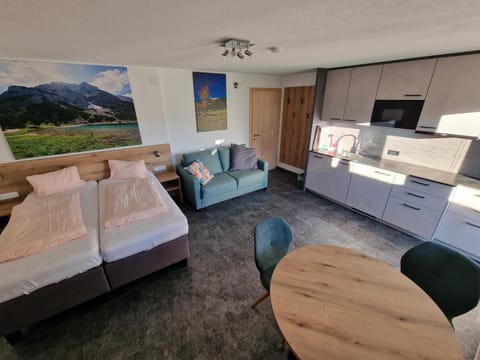 Kitchen or kitchenette, Living room, Bedroom