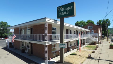 Villager Motel & Glen Manor Estate Motel in Watkins Glen