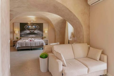 Bed, Bedroom, air conditioner