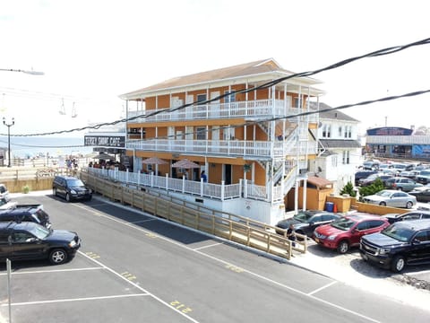 Boardwalk Hotel Charlee & Apartments Beach Hotel Oceanfront Hôtel in Seaside Heights