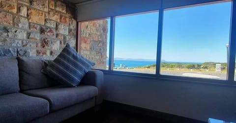 Day, Natural landscape, Living room, Seating area, Sea view