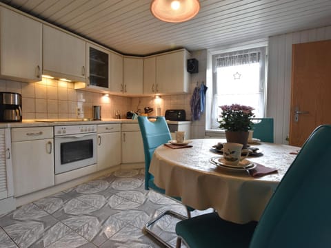 Modern Apartment in Rakow with Barbecue Condo in Rerik
