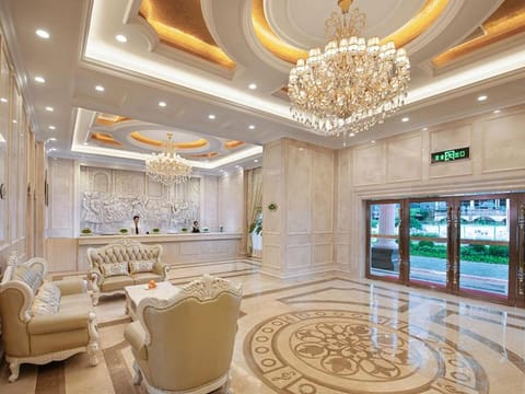 Vienna Hotel Shenzhen Gongming Huafa North Road Hotel in Shenzhen