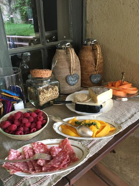 Maison De La Bourgade Übernachtung mit Frühstück in Uzes