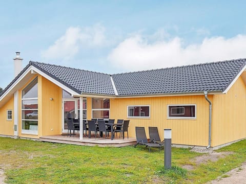 10 person holiday home in Gro enbrode Casa in Großenbrode
