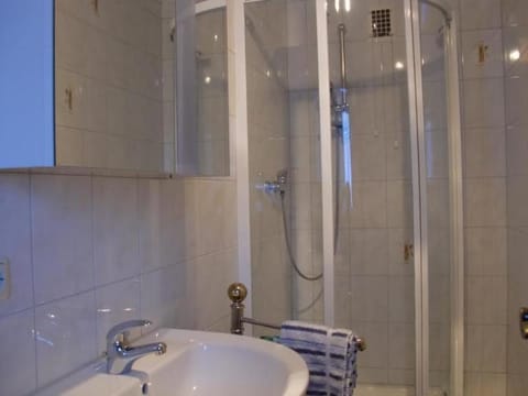 Shower, Bathroom, Other, Decorative detail