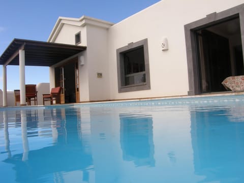 Villa Bol-Can con piscina privada Villa in Playa Blanca