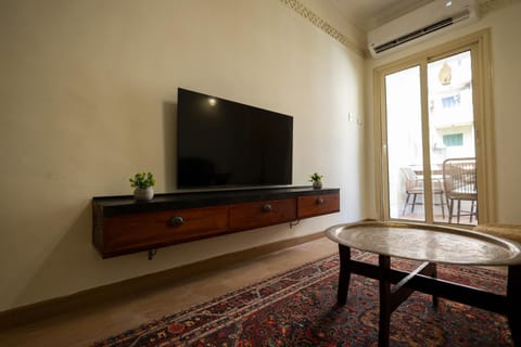 Sunny Apt In Downtown Cairo Near Tahrir Square Apartment in Cairo