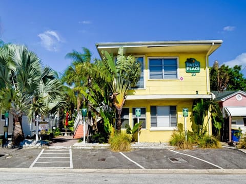 Palm Place 3 - Buccaneer Palm Beach getaway 622 Condo in Clearwater Beach