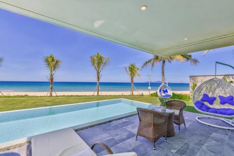 Deluxe Beach Villas by Danatrip Moradia in Hoa Hai