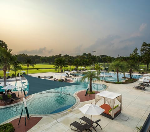 Golfcourse, Swimming pool, Swimming pool