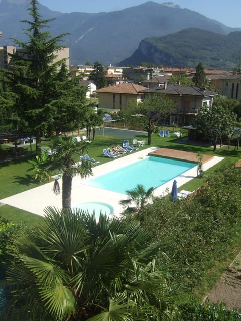 Spring, Day, Natural landscape, Garden, Garden view, Mountain view, Pool view, Swimming pool, sunbed