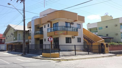 Property building, Facade/entrance, Street view, Location