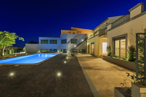 2 bedrooms villa with sea view shared pool and jacuzzi at Quelfes 3 km away from the beach Villa in Olhão