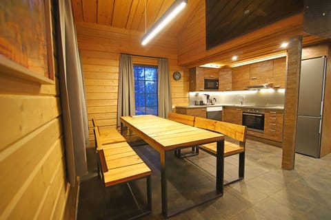 Kitchen or kitchenette, Dining area, kitchen