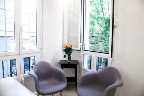 Living room, Decorative detail, Seating area