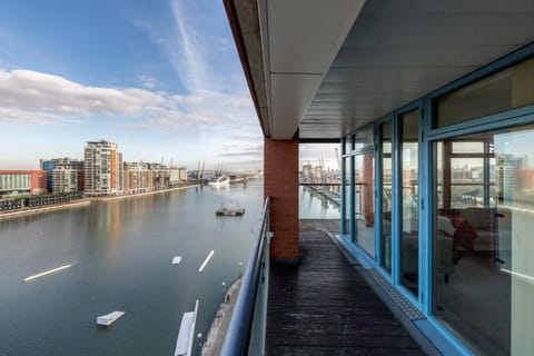 Balcony/Terrace, City view, Lake view, Landmark view, River view