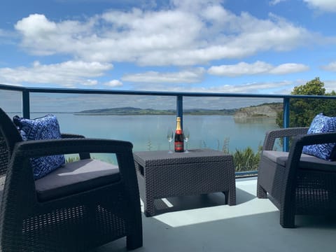 View (from property/room), Balcony/Terrace, Seating area, Sea view