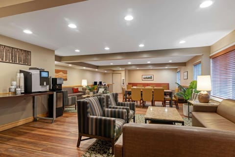 Best Western Plus Windjammer Inn & Conference Center Hotel in Burlington