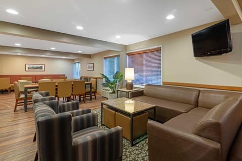 Best Western Plus Windjammer Inn & Conference Center Hotel in Burlington