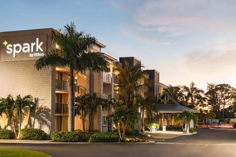 Spark by Hilton Sarasota Siesta Key Gateway Hotel in Gulf Gate Estates