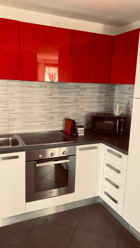 Kitchen or kitchenette, minibar, pet friendly, stove