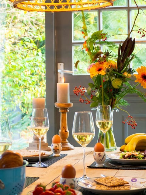 Day, Food and drinks, Decorative detail, Dining area, Autumn, On site