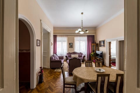Apartment Panorama Central Condominio in Novi Sad